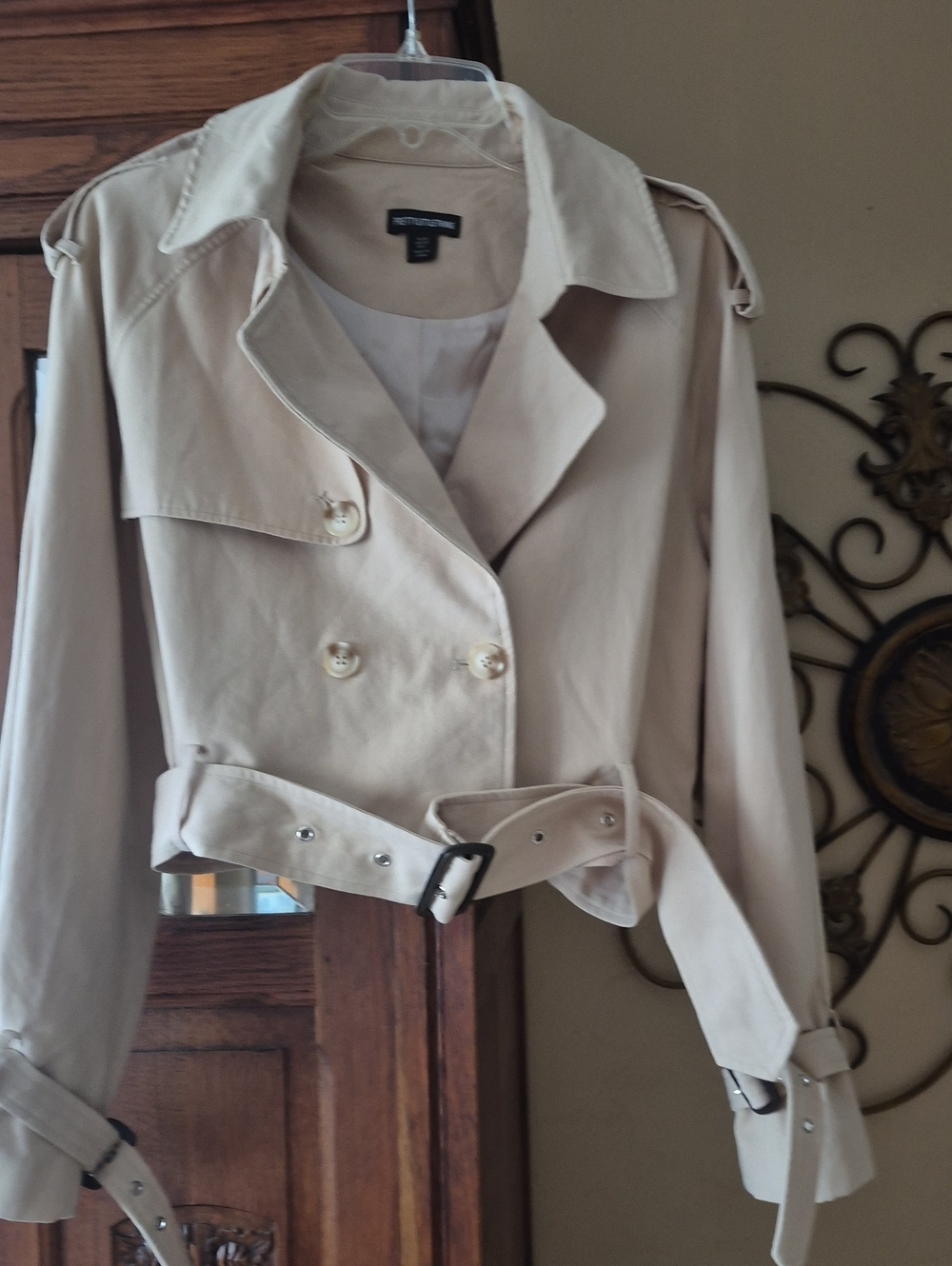 PrettyLittleThing Cropped Trench Coat